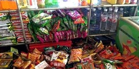 守護(hù)校園食品安全，兩部門(mén)聯(lián)合出擊嚴(yán)查“五毛食品”